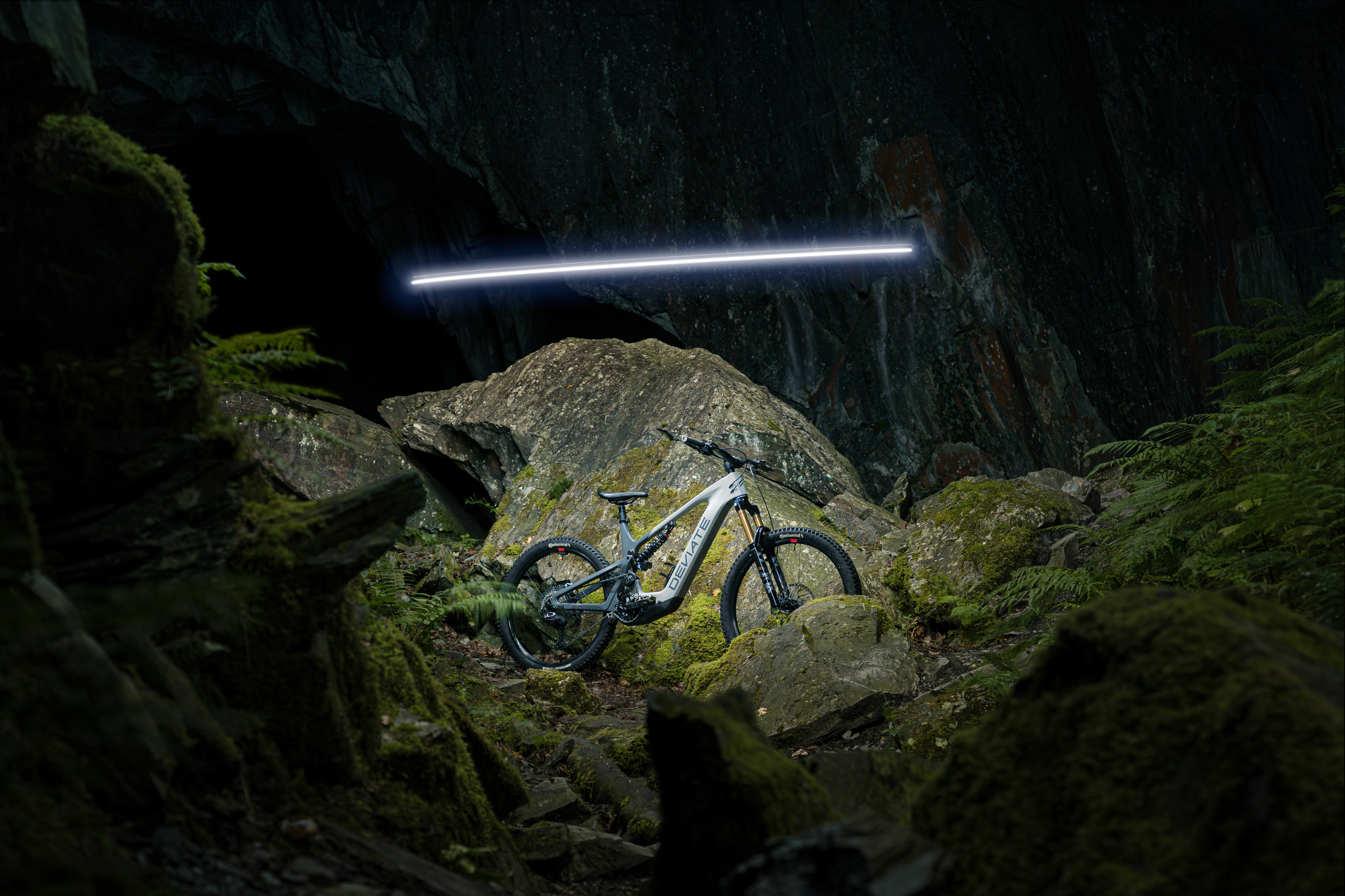 DEVIATE KURGAN - nový high pivot e-bike